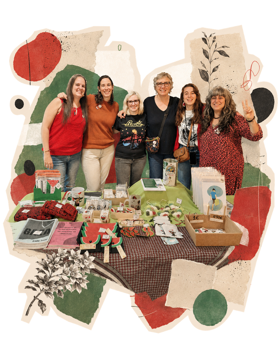 Voluntarias de De Gaza al Mundo en un mercadillo solidario